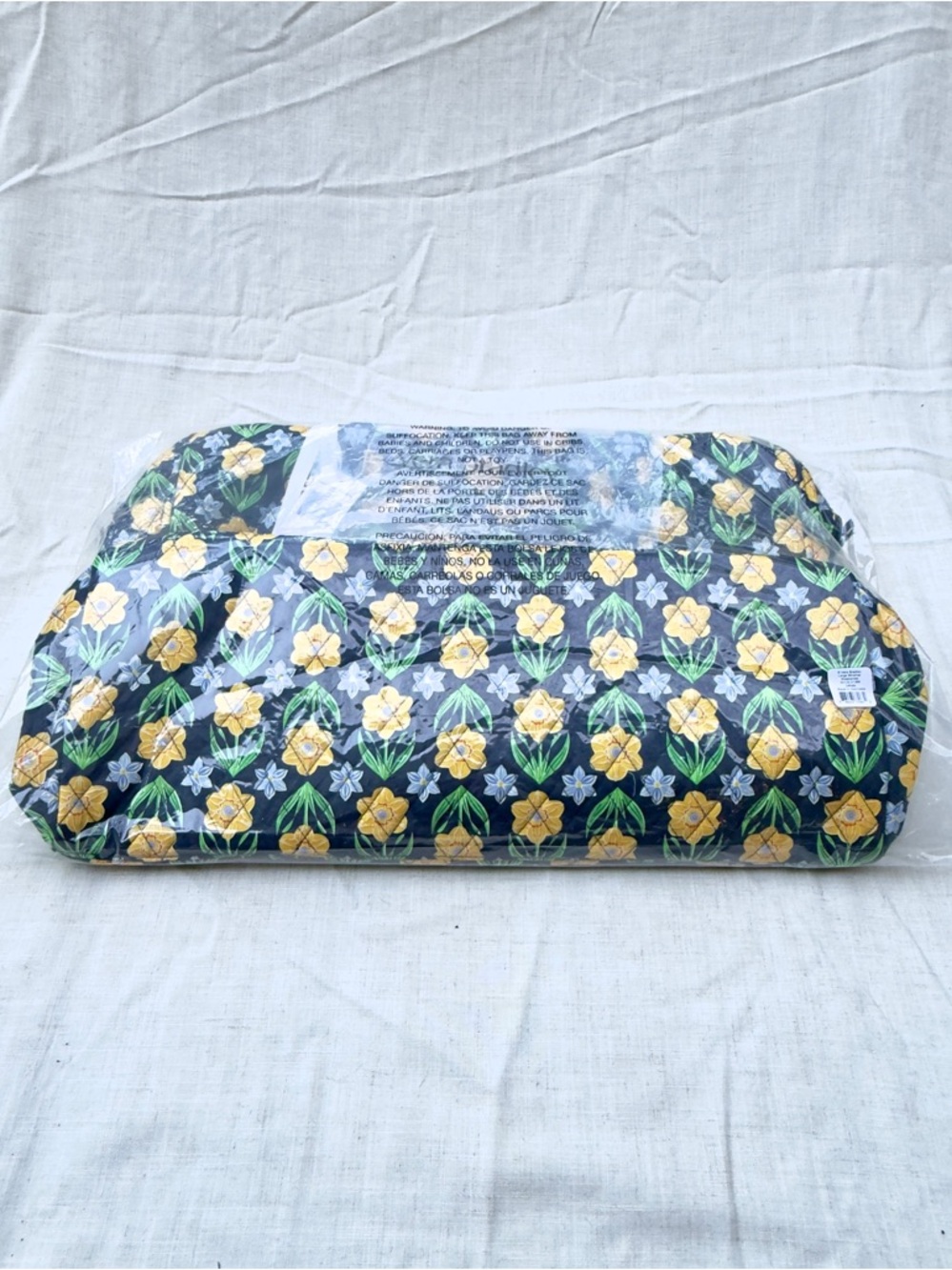 Vera Bradley Daffodils Large Miramar Weekender - Picture 11 of 13